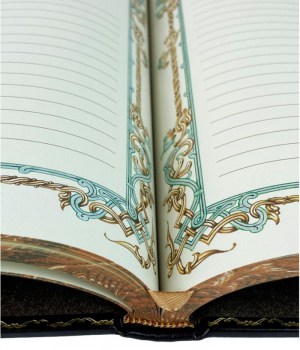 Обложка книги, сделанная из кожи